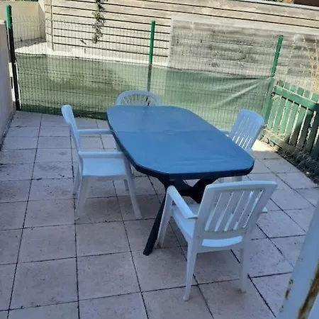 Au Clair De Plage * פרונטיניאן
